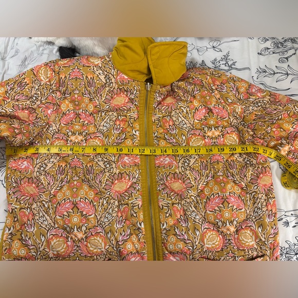 Isaac Mizrahi Women's Floral Reversible Quilted Teddy Jacket - Yellow and Pink - Picture 9 of 10
